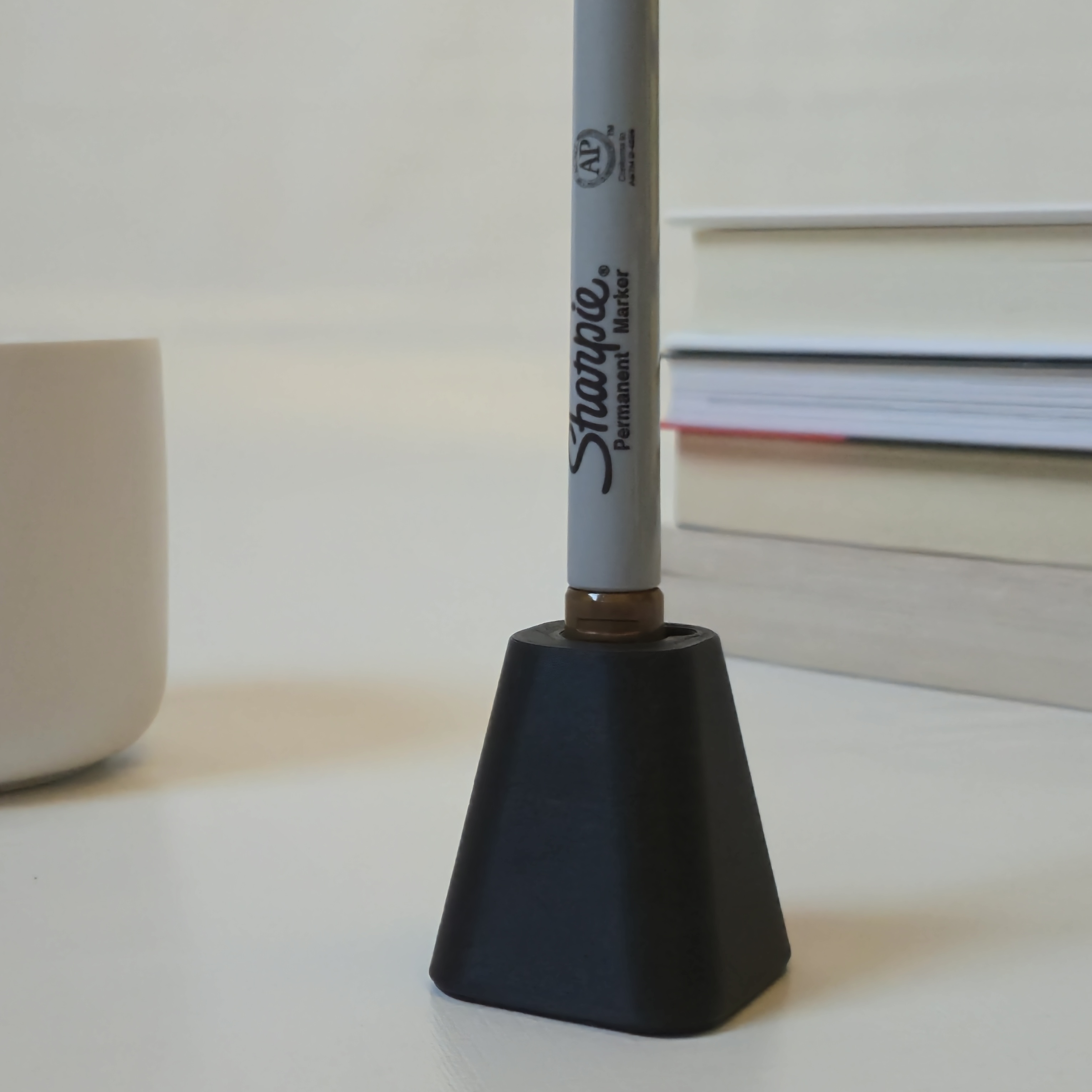 Vertical Capless Sharpie Holder